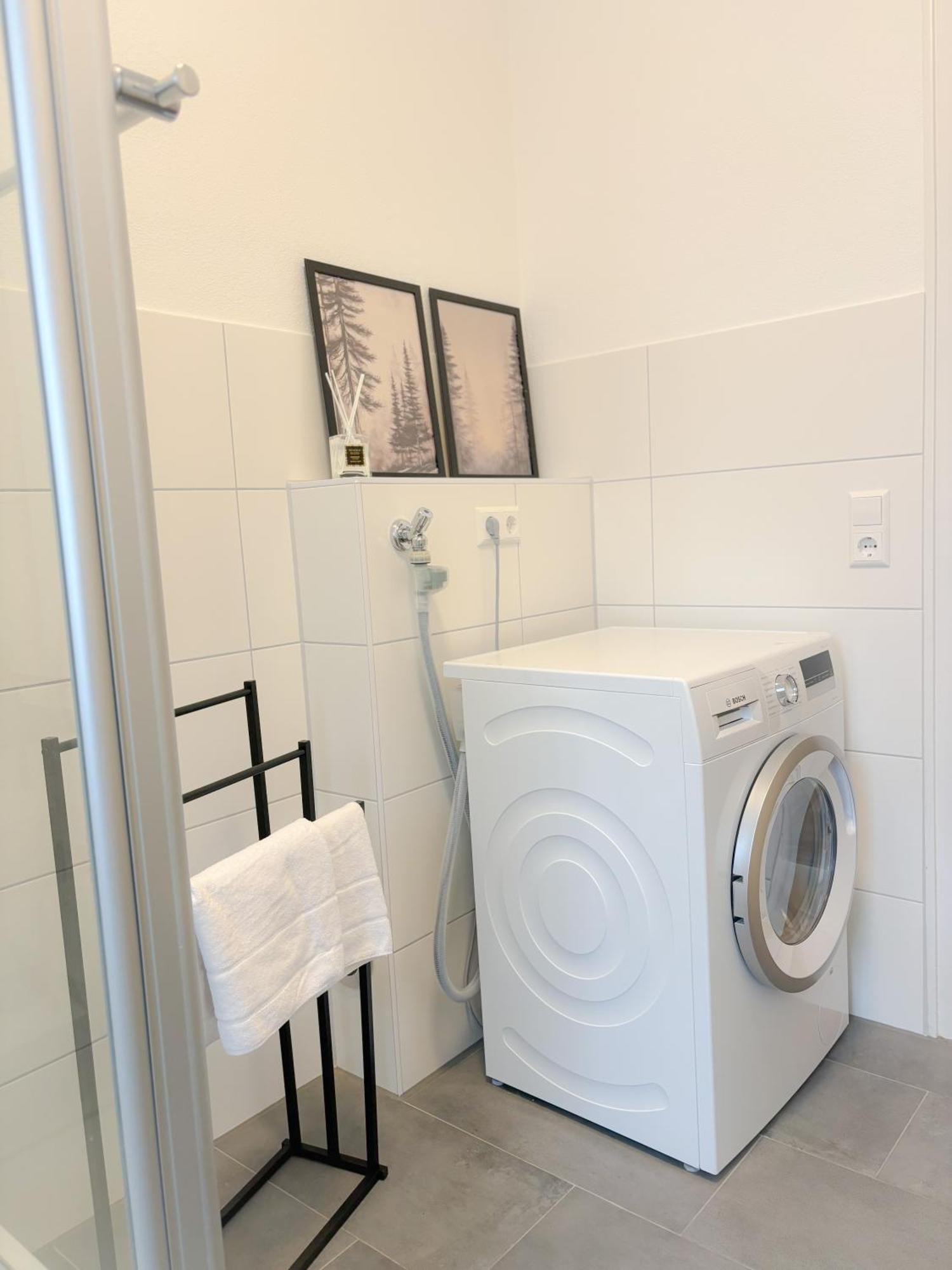 Helles City Apartment Fuer Familien & Gruppen Ной-Улм Екстериор снимка