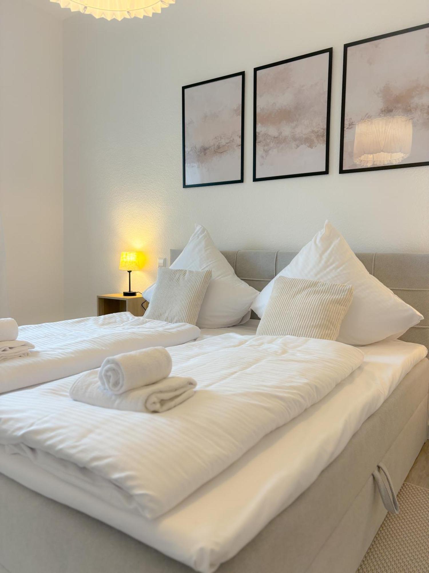Helles City Apartment Fuer Familien & Gruppen Ной-Улм Екстериор снимка
